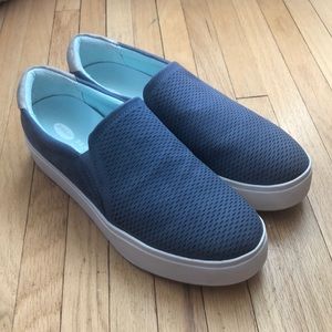 Dr. Scholl’s Blue platform flats